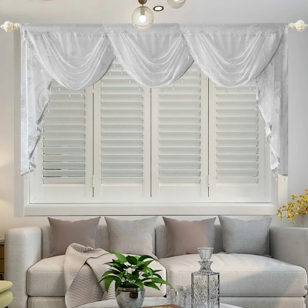 Weisse Spitzen-Scheibengardine – Luxuriöses Perlen-Design