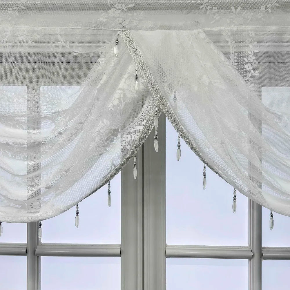 Weisse Spitzen-Scheibengardine – Luxuriöses Perlen-Design