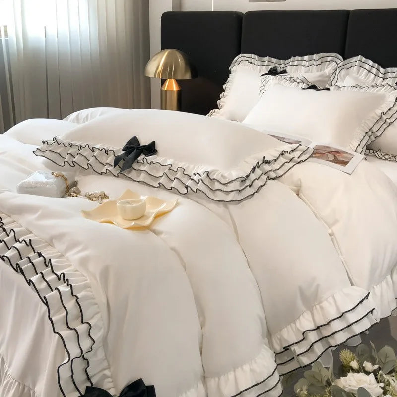 Weisses Bettdecken-Set – Chic-Ruffle-Design – Diverse Grössen