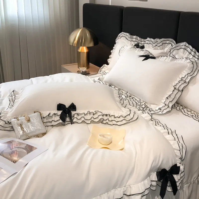 Weisses Bettdecken-Set – Chic-Ruffle-Design – Diverse Grössen