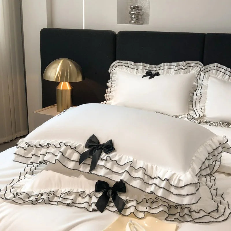 Weisses Bettdecken-Set – Chic-Ruffle-Design – Diverse Grössen