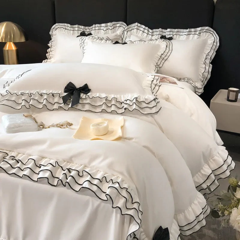 Weisses Bettdecken-Set – Chic-Ruffle-Design – Diverse Grössen