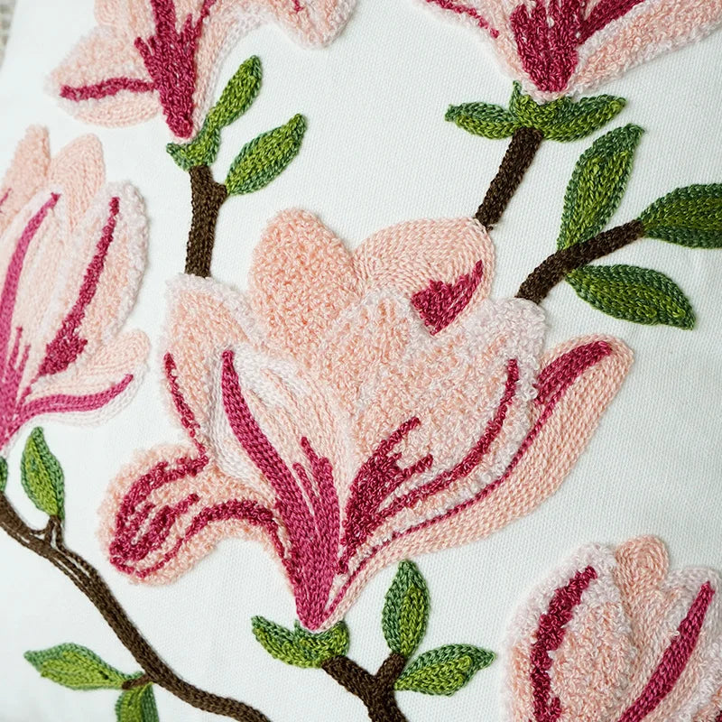 Yulan Blumen Kissenhülle – Bestickte Leinwand – 45x45cm