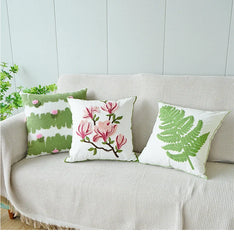 Yulan Blumen Kissenhülle – Bestickte Leinwand – 45x45cm