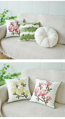 Yulan Blumen Kissenhülle – Bestickte Leinwand – 45x45cm